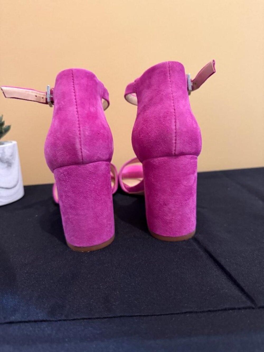 Sam Edelman Fuchsia Suede Block Heel Ankle Strap Sandals Size 6 EUC - Picture 4 of 15